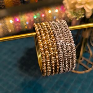Stylish 4Pcs Pearl & Stone Metal Bangles