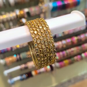 Kundan Thilagam Bangles -6 Pcs